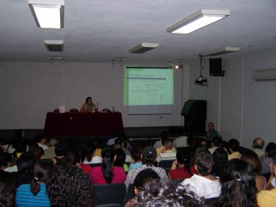 Asistentes a presentaci&oacute;n de LOS CONTEOS DE LA ELECCI&Oacute;N PRESIDENCIAL DE 2006 del Doctor Arnulfo Castellanos Moreno